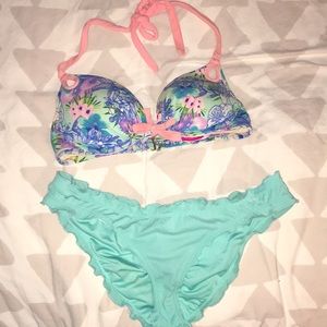 Victoria’s Secret bikini set